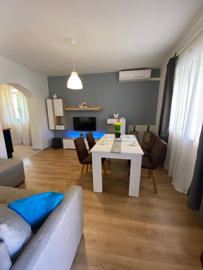 Apartment Dora Zadar Eksteriør billede